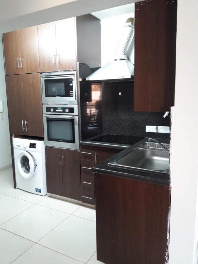 A Modern Apartment For You นิโคเซีย ภายนอก รูปภาพ